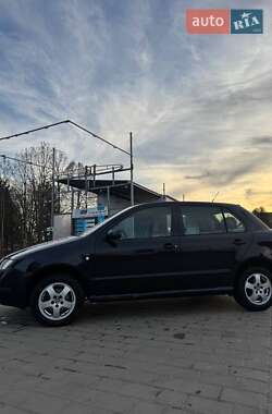 Хетчбек Skoda Fabia 2002 в 