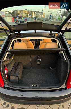 Хетчбек Skoda Fabia 2002 в 