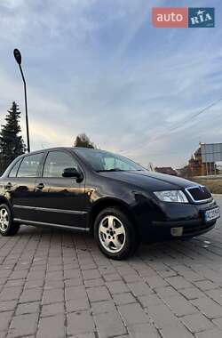 Хетчбек Skoda Fabia 2002 в 