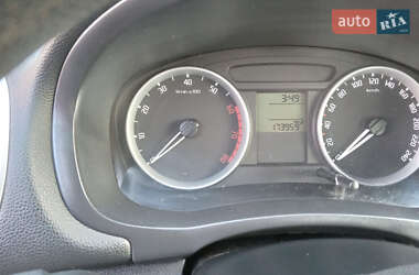 Хэтчбек Skoda Fabia 2009 в 