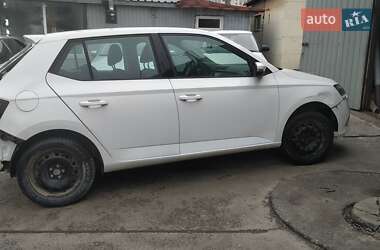 Хэтчбек Skoda Fabia 2019 в 