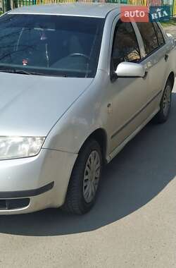 Седан Skoda Fabia 2002 в 