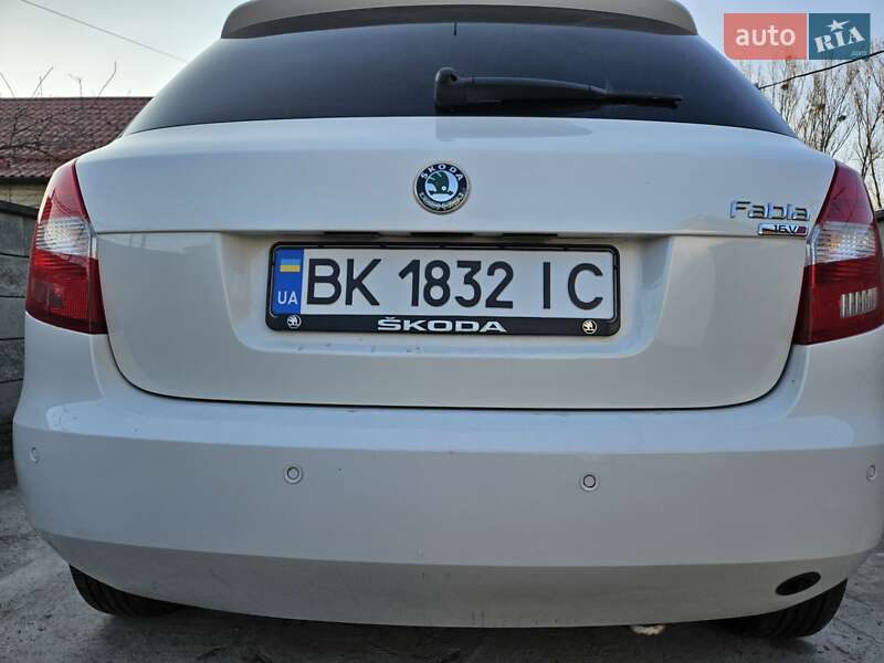 Хетчбек Skoda Fabia 2010 в Рівному