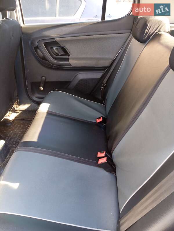 Хэтчбек Skoda Fabia 2012 в Виннице