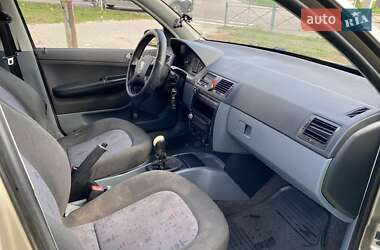 Седан Skoda Fabia 2004 в Николаеве