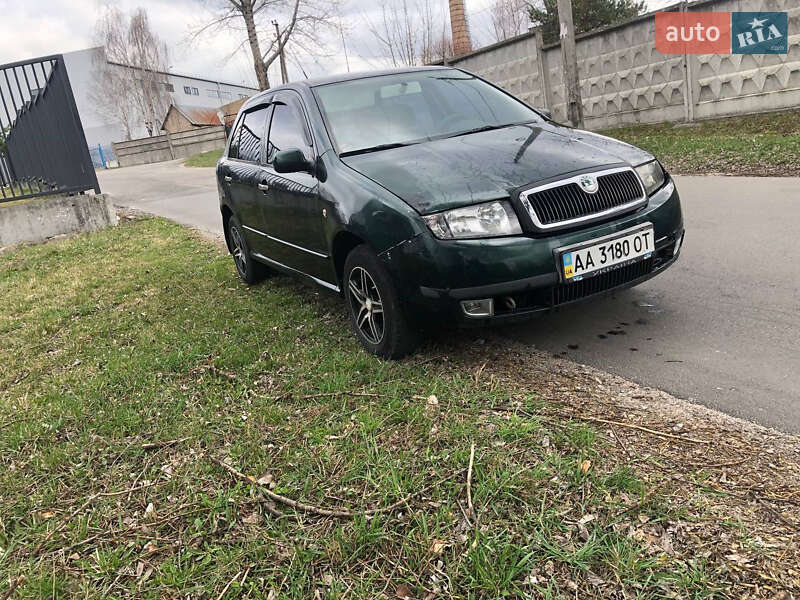 Хэтчбек Skoda Fabia 2003 в 