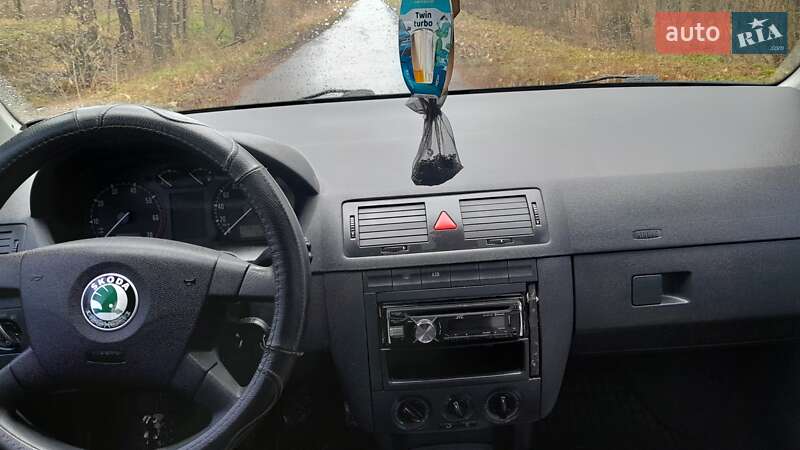 Седан Skoda Fabia 2002 в Рожнятові