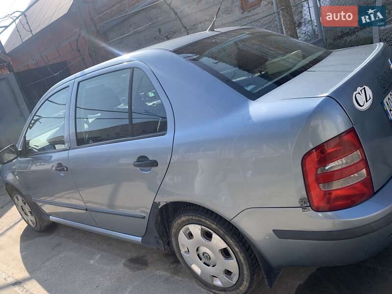 Седан Skoda Fabia 2001 в Мукачево