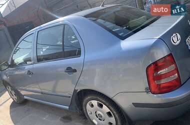 Седан Skoda Fabia 2001 в 