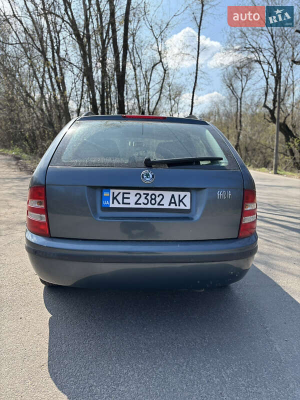 Универсал Skoda Fabia 2004 в Днепре