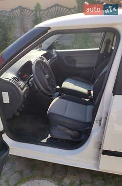 Хэтчбек Skoda Fabia 2010 в 