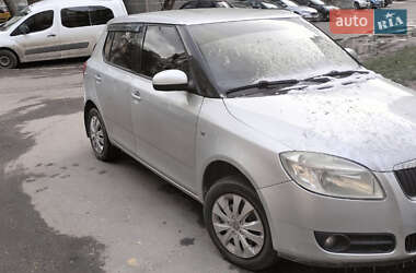 Хэтчбек Skoda Fabia 2008 в 
