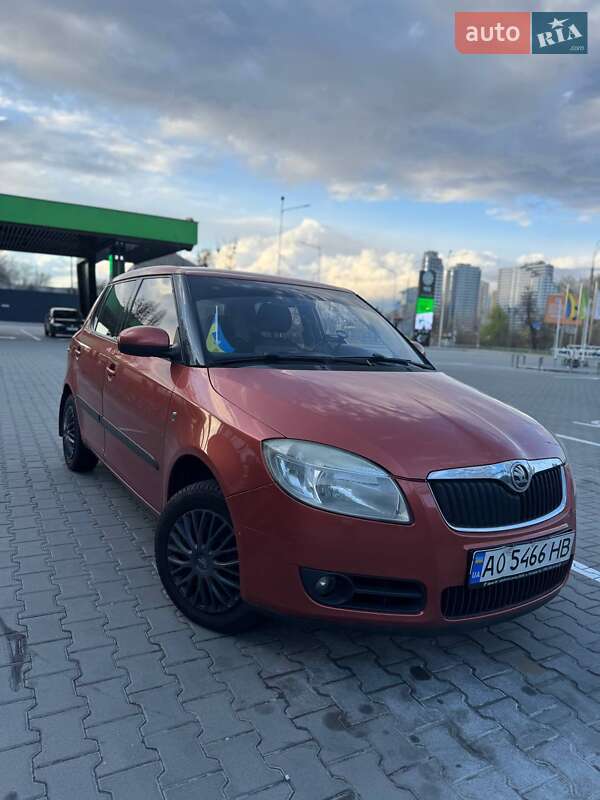 Хетчбек Skoda Fabia 2008 в Києві