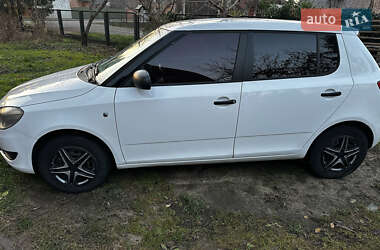Хэтчбек Skoda Fabia 2012 в 