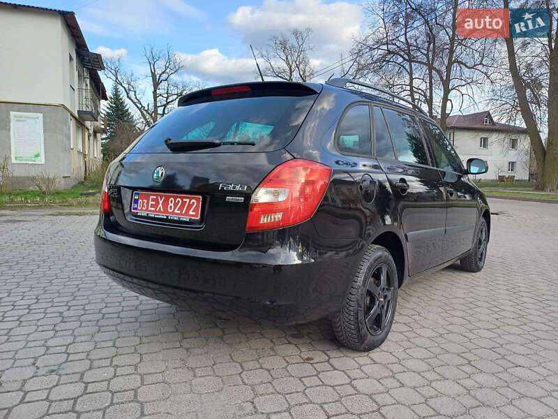 Універсал Skoda Fabia 2011 в Луцьку