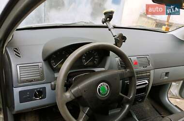 Седан Skoda Fabia 2003 в 