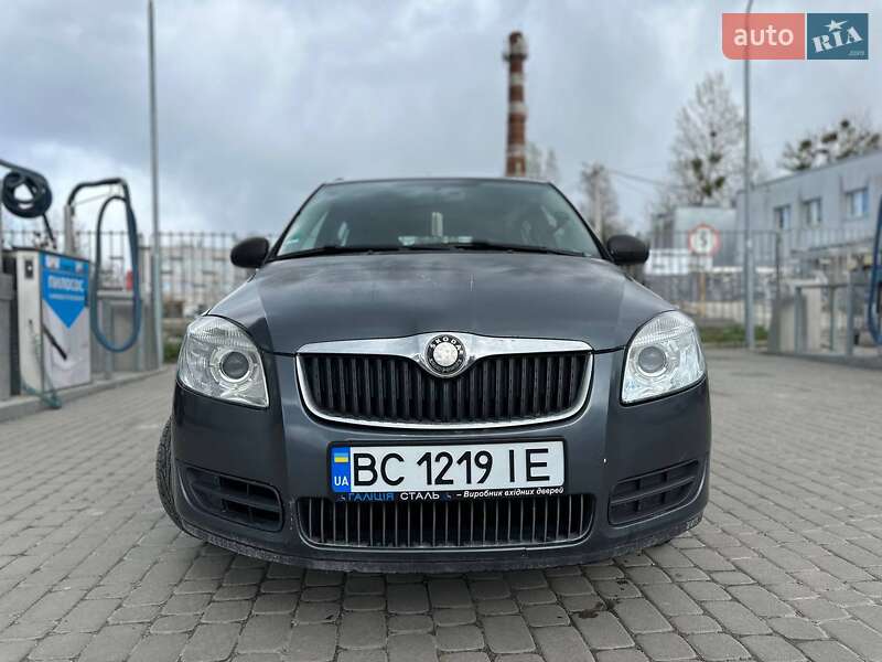 Хэтчбек Skoda Fabia 2008 в Львове