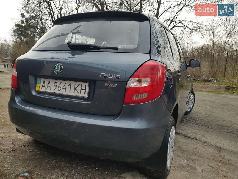 Хетчбек Skoda Fabia 2011 в Києві