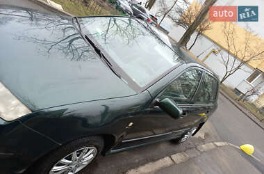 Хетчбек Skoda Fabia 2000 в 