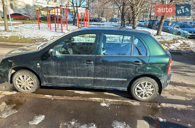 Хетчбек Skoda Fabia 2000 в 