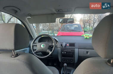 Хетчбек Skoda Fabia 2000 в 