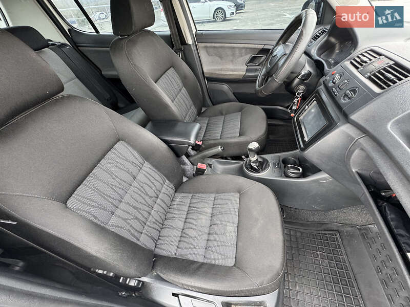 Хэтчбек Skoda Fabia 2011 в Киеве