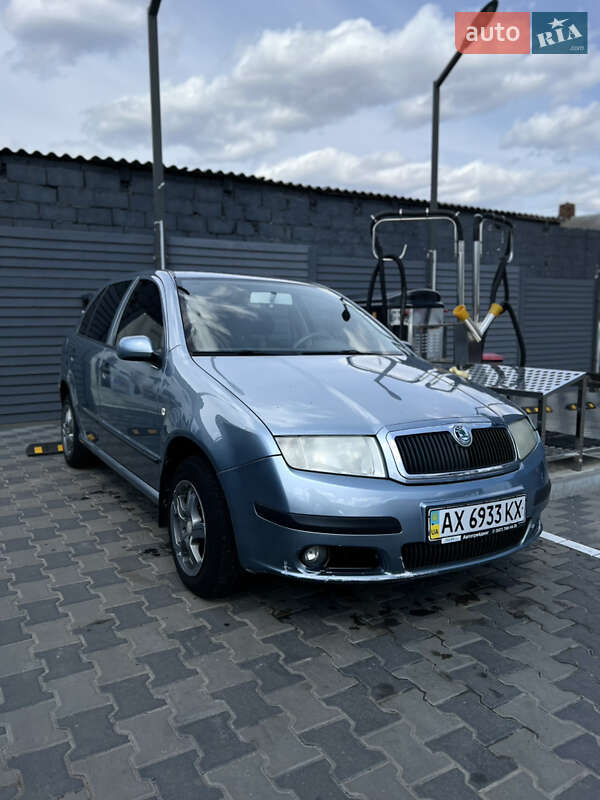Хэтчбек Skoda Fabia 2004 в 