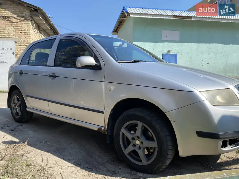 Хэтчбек Skoda Fabia 2004 в 
