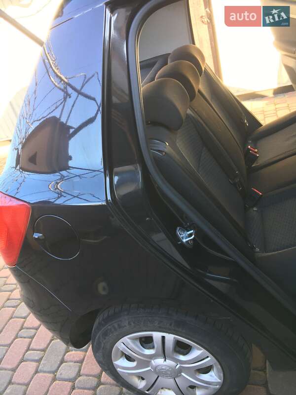 Хетчбек Skoda Fabia 2012 в Рівному