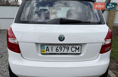 Хэтчбек Skoda Fabia 2011 в 
