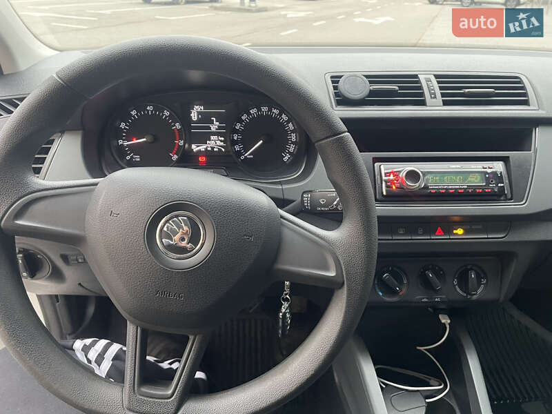 Хэтчбек Skoda Fabia 2017 в Киеве
