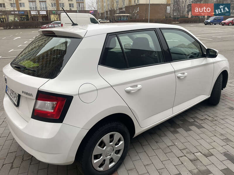 Хэтчбек Skoda Fabia 2017 в Киеве