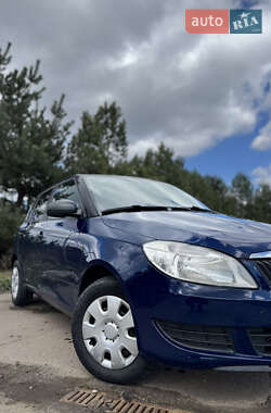 Хэтчбек Skoda Fabia 2014 в 