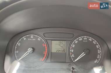 Хэтчбек Skoda Fabia 2010 в 