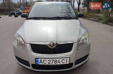 Хэтчбек Skoda Fabia 2010 в 