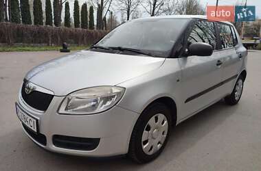 Хэтчбек Skoda Fabia 2010 в 