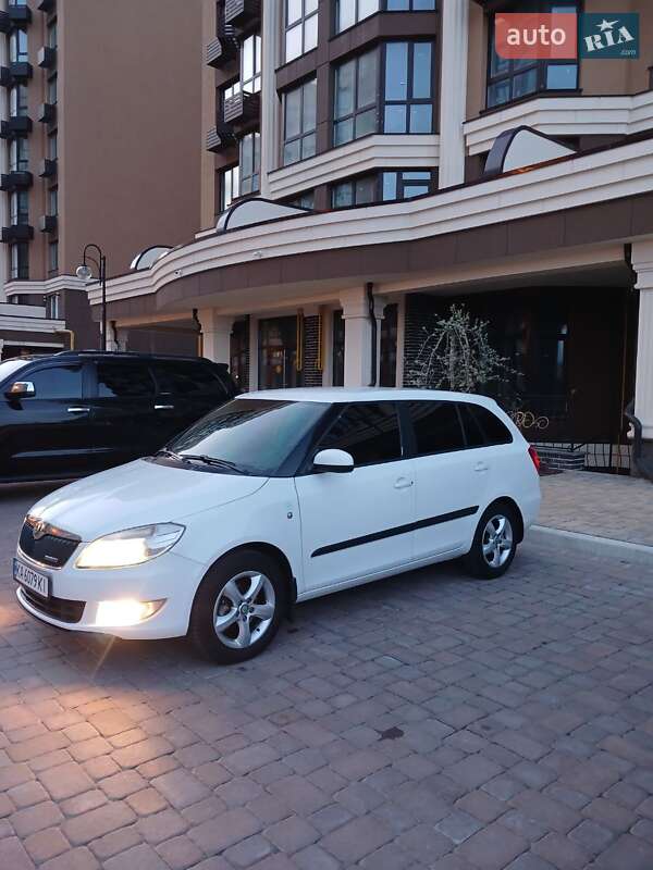 Универсал Skoda Fabia 2012 в 