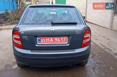 Хэтчбек Skoda Fabia 2006 в 