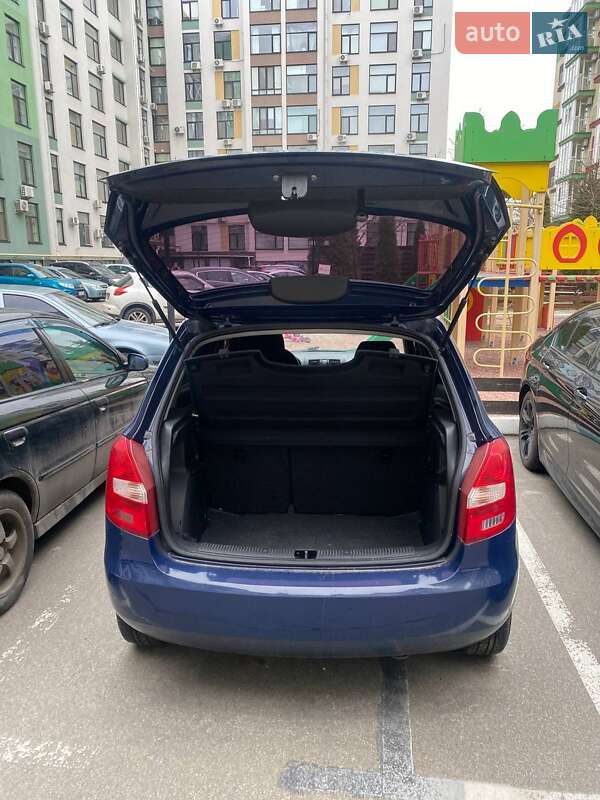 Хетчбек Skoda Fabia 2010 в Києві