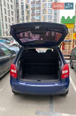 Хетчбек Skoda Fabia 2010 в 