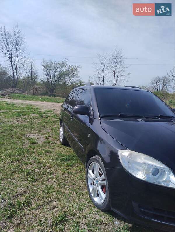 Универсал Skoda Fabia 2009 в Жовкве