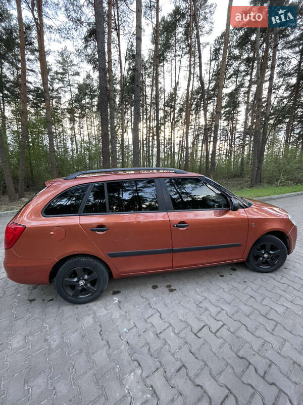 Універсал Skoda Fabia 2009 в Новояворівську
