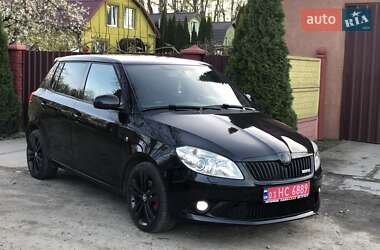 Хэтчбек Skoda Fabia 2011 в 