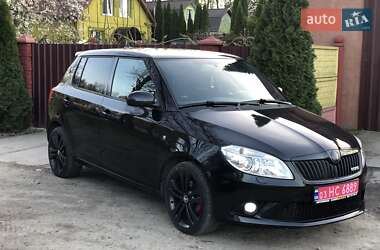 Хэтчбек Skoda Fabia 2011 в 