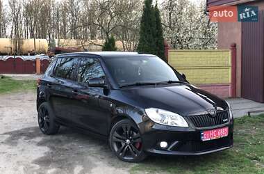 Хэтчбек Skoda Fabia 2011 в 