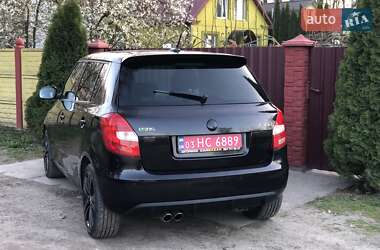 Хэтчбек Skoda Fabia 2011 в 