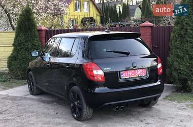 Хэтчбек Skoda Fabia 2011 в 