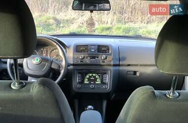 Хэтчбек Skoda Fabia 2011 в 