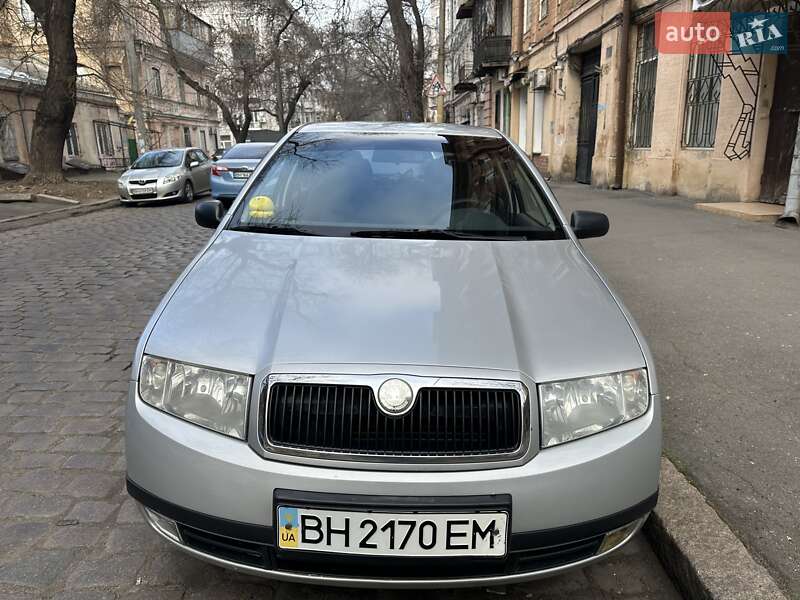 Хэтчбек Skoda Fabia 2002 в 