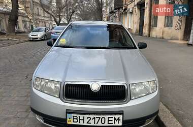 Хэтчбек Skoda Fabia 2002 в 